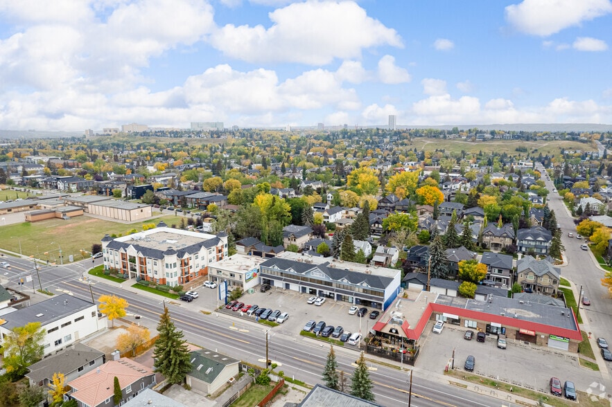 2120 Kensington Rd NW, Calgary, AB à louer - Aérien – Image 3 sur 5