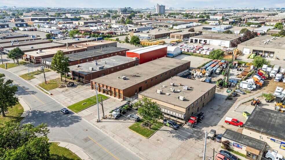 5309 Maingate Dr, Mississauga, ON à louer - Photo de l’immeuble – Image 2 sur 3