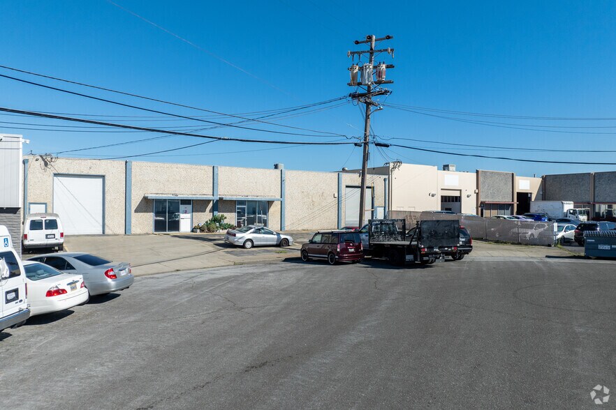 1605-1619 Abram Ct, San Leandro, CA à louer - Photo de l’immeuble – Image 1 sur 7