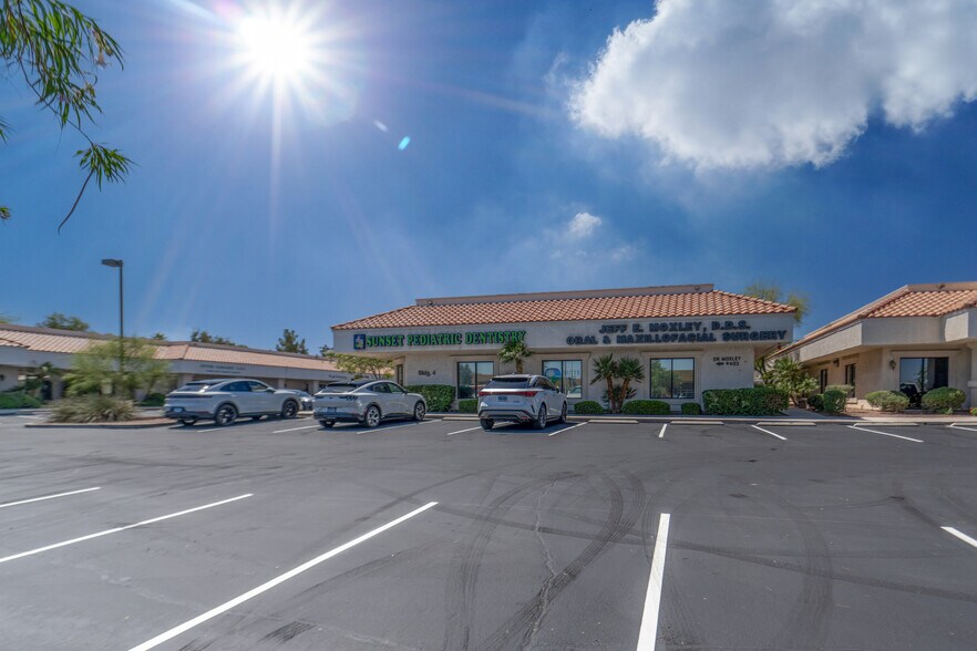 3663 E Sunset Rd, Las Vegas, NV à louer - Photo de l’immeuble – Image 2 sur 6