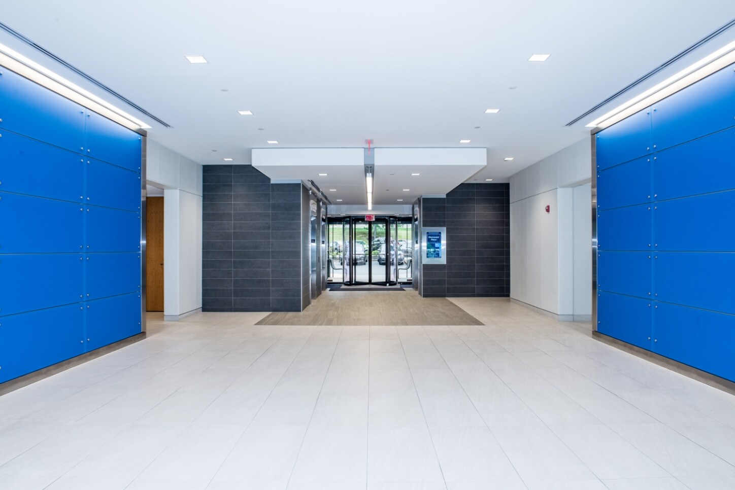 9990 Fairfax Blvd, Fairfax, VA à louer Hall d’entrée– Image 1 sur 5