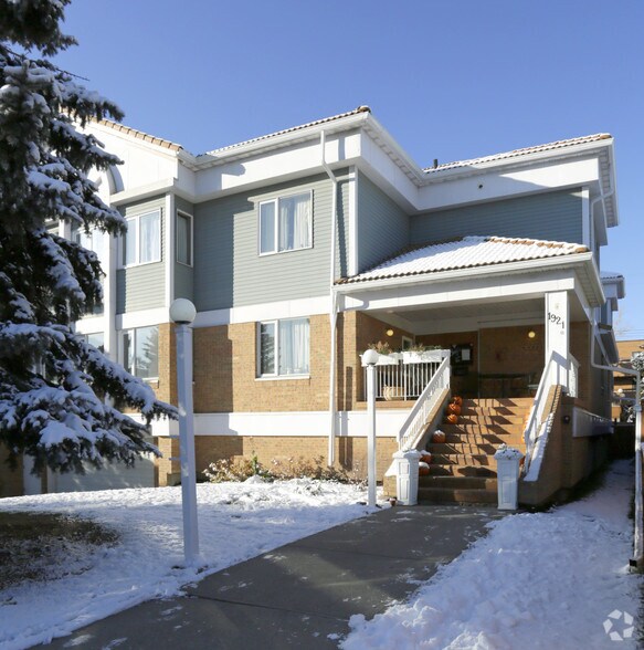 1921 28th St SW, Calgary, AB à vendre - Photo de l’immeuble – Image 2 sur 4