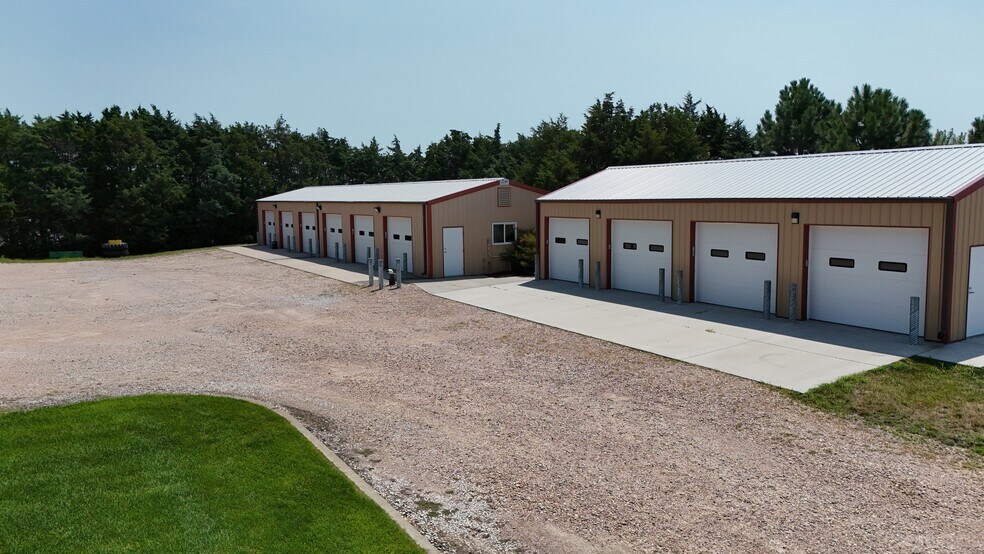 215 Kaufman Ave, Grand Island, NE à vendre - Photo de l’immeuble – Image 2 sur 17