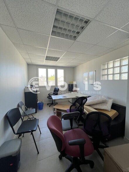 Bureau dans Montfermeil à louer - Photo intérieure – Image 2 sur 8