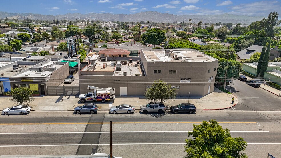 10650-10658 Burbank Blvd, North Hollywood, CA à louer - Photo de l’immeuble – Image 2 sur 36
