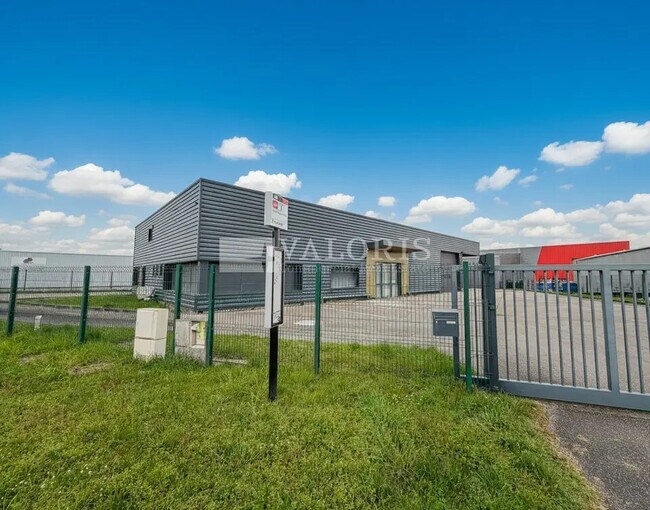 Plus de détails pour Local d'activités à louer