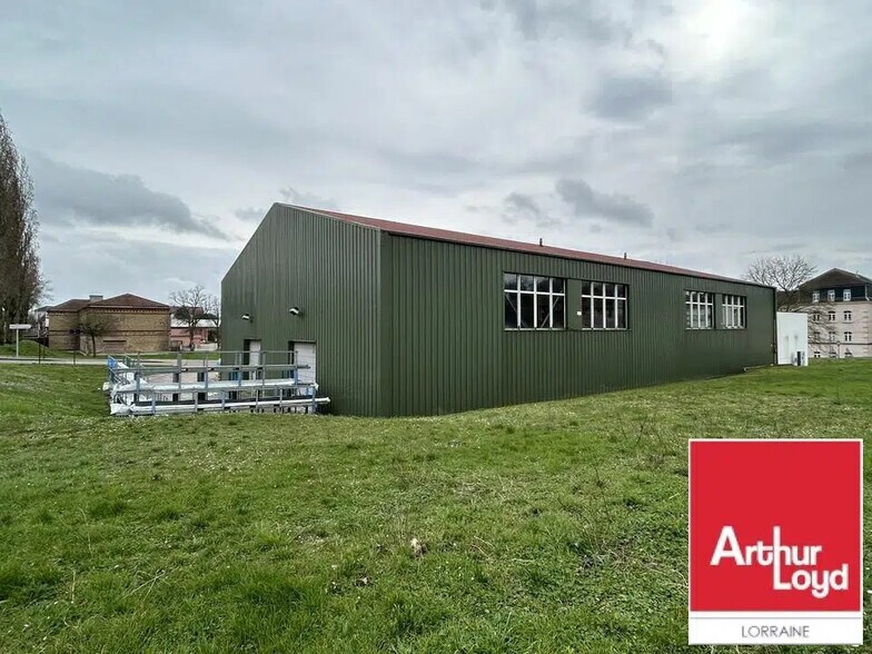 Local d'activités dans Morhange à vendre - Photo de l’immeuble – Image 3 sur 14