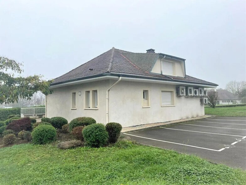 Bureau dans École-Valentin à louer - Photo de l’immeuble – Image 1 sur 9