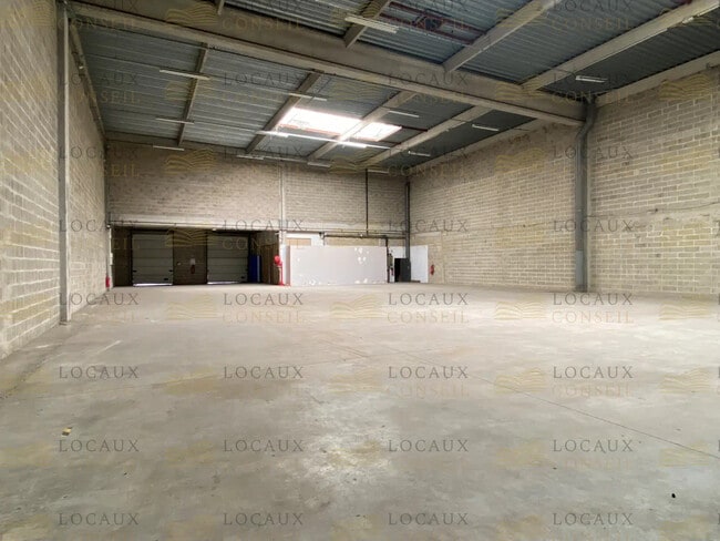 Plus de détails pour Bureau, Industriel/Logistique à louer