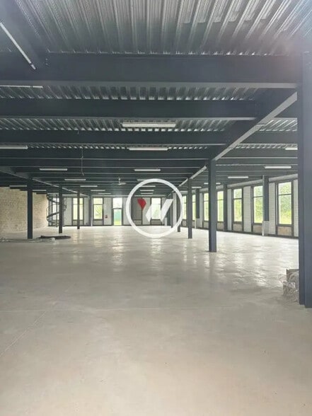 Industriel/Logistique dans Tremblay-en-France à vendre - Photo de l’immeuble – Image 2 sur 2