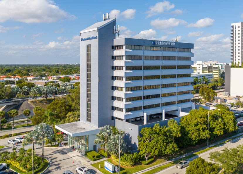 9700 S Dixie Hwy, Miami, FL à louer Photo de l’immeuble– Image 1 sur 5