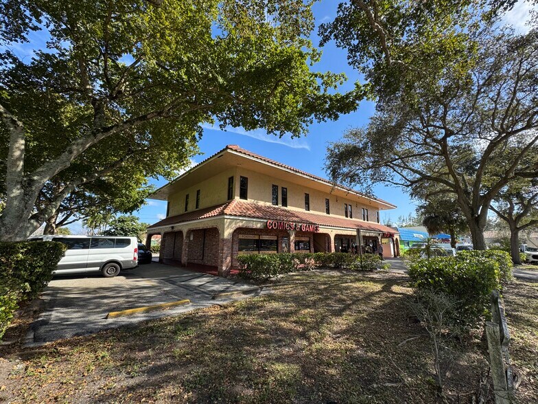 7710 NW 56th Way, Pompano Beach, FL à louer - Photo de l’immeuble – Image 3 sur 11