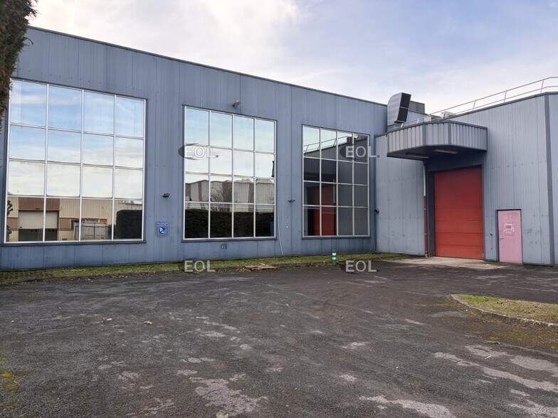 Industriel/Logistique dans Le Plessis-Bouchard à vendre - Photo de l’immeuble – Image 2 sur 12