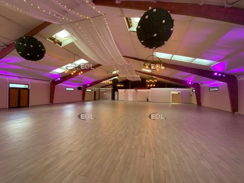Local d'activités dans Gretz-Armainvilliers à vendre - Photo intérieure – Image 1 sur 4