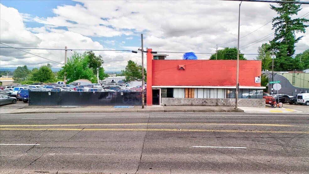 521 NE Russet St, Portland, OR à vendre - Photo de l’immeuble – Image 3 sur 5
