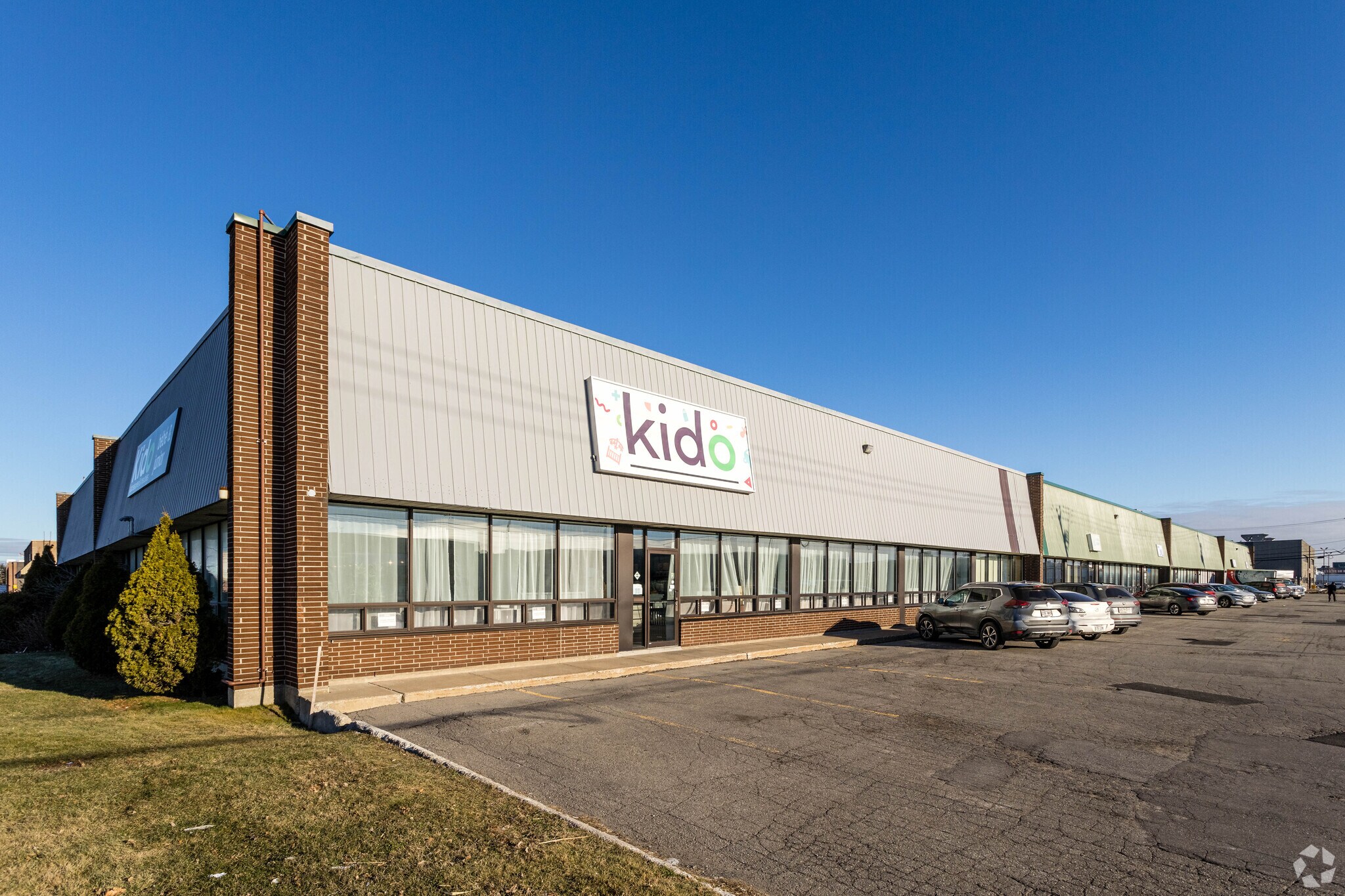 1325-1445 Rue Tees, Montréal, QC à louer Photo principale– Image 1 sur 12