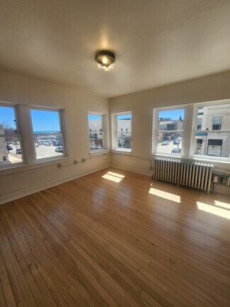 Plus de détails pour 301 N Franklin St, Port Washington, WI - Bureau/Local commercial à louer