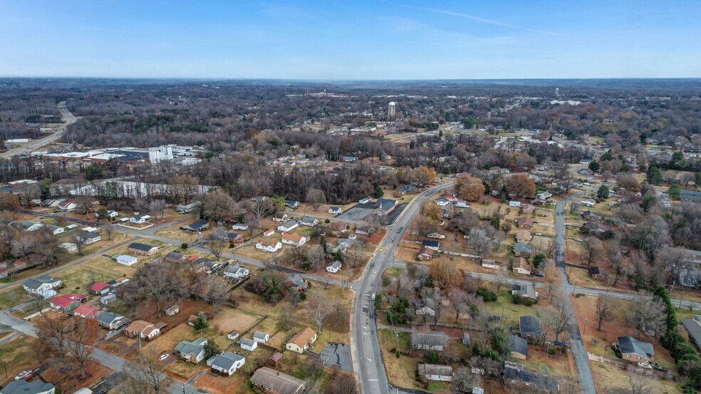 1806 Vance St, Reidsville, NC à vendre - Photo de l’immeuble – Image 3 sur 24