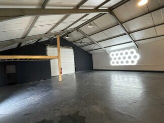 Plus de détails pour Bureau, Local d'activités à louer