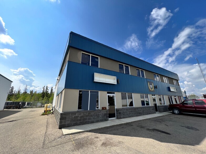 8121 49 Ave Close, Red Deer, AB à vendre - Photo de l’immeuble – Image 1 sur 21