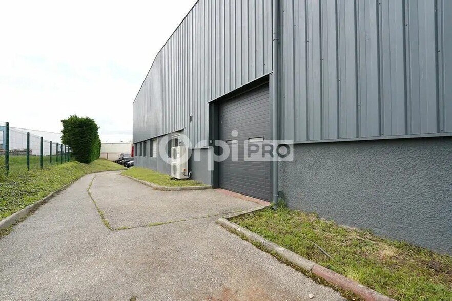 Industriel/Logistique dans Corbas à louer - Photo de l’immeuble – Image 3 sur 3