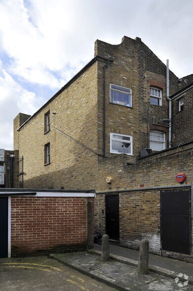 28 Queenstown Rd, Londres à louer - Photo de l’immeuble – Image 3 sur 4