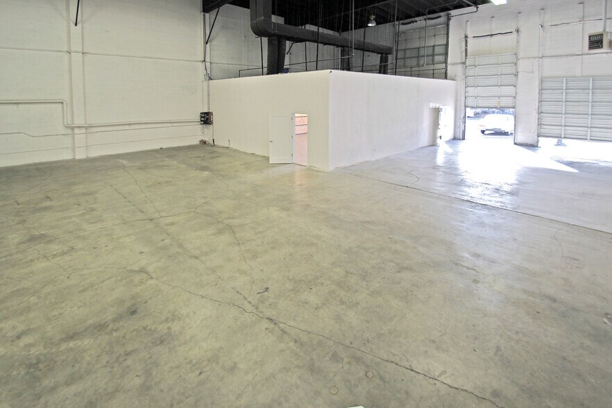 126 NE Emerson Ave, Bend, OR à louer - Photo de l’immeuble – Image 2 sur 5