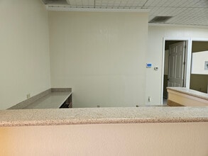 1110 W Kettleman Ln, Lodi, CA à louer Photo intérieure– Image 2 sur 9