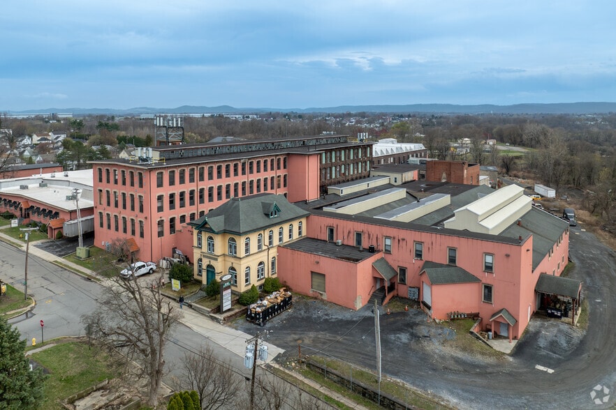 224 Stockton St, Phillipsburg, NJ à louer - Photo principale – Image 1 sur 35
