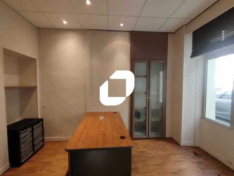 Bureau dans Versailles à louer - Photo de l’immeuble – Image 3 sur 15