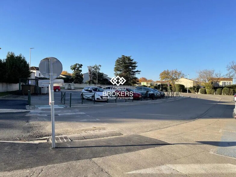 Local commercial dans Saint-Martin-de-Crau à louer - Aérien – Image 3 sur 8