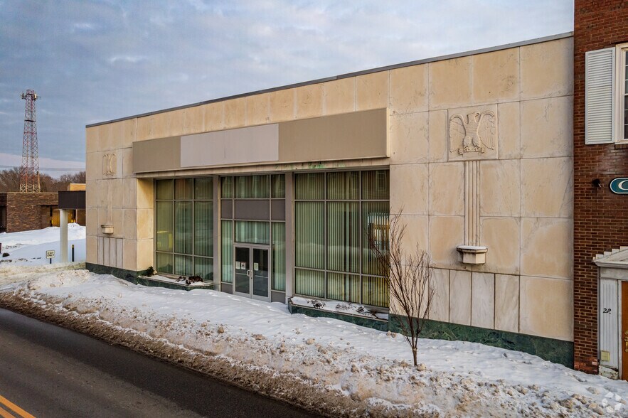 30 E Main St, Geneva, OH à louer - Photo de l’immeuble – Image 2 sur 24