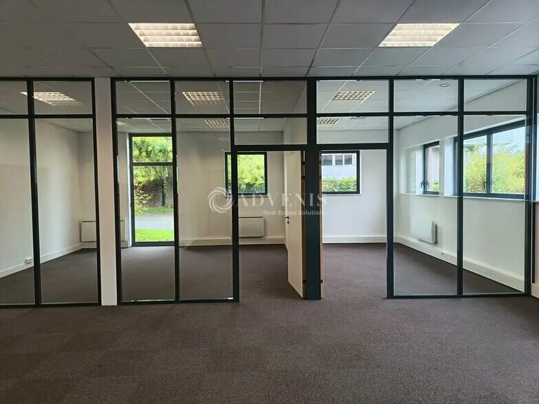 Bureau dans Wambrechies à louer - Photo de l’immeuble – Image 3 sur 12