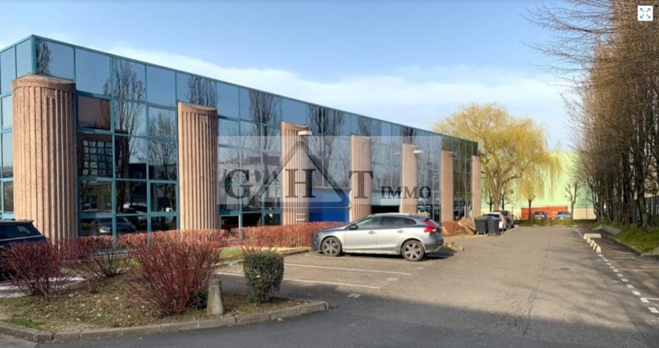 Industriel/Logistique dans Villiers-sur-Marne à louer Photo de l’immeuble– Image 1 sur 7