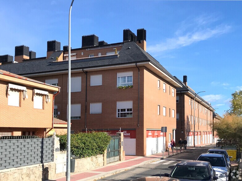 Calle Cordel de Valladolid, 2, Collado Villalba, Madrid à vendre - Photo de l’immeuble – Image 2 sur 2