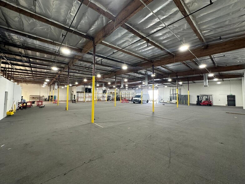 8728 Utica Ave, Rancho Cucamonga, CA à louer - Photo de l’immeuble – Image 3 sur 12