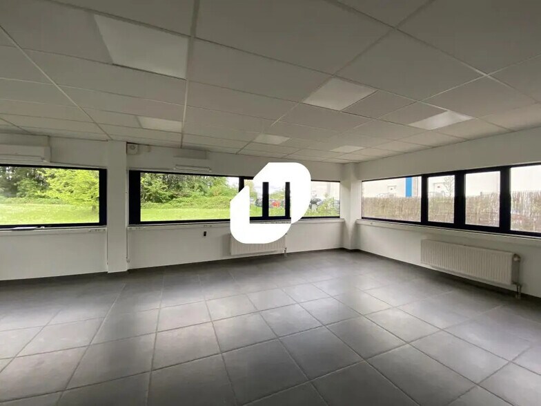 5 Rue De L Europe, LOMME à louer - Photo de l’immeuble – Image 3 sur 8