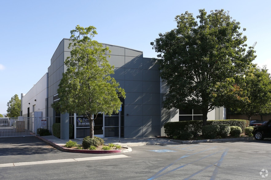 27637 Commerce Center Dr, Temecula, CA à louer - Photo principale – Image 1 sur 8