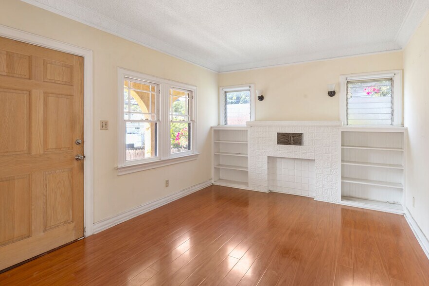2015 Hyperion Ave, Los Angeles, CA à vendre - Photo de l’immeuble – Image 3 sur 12