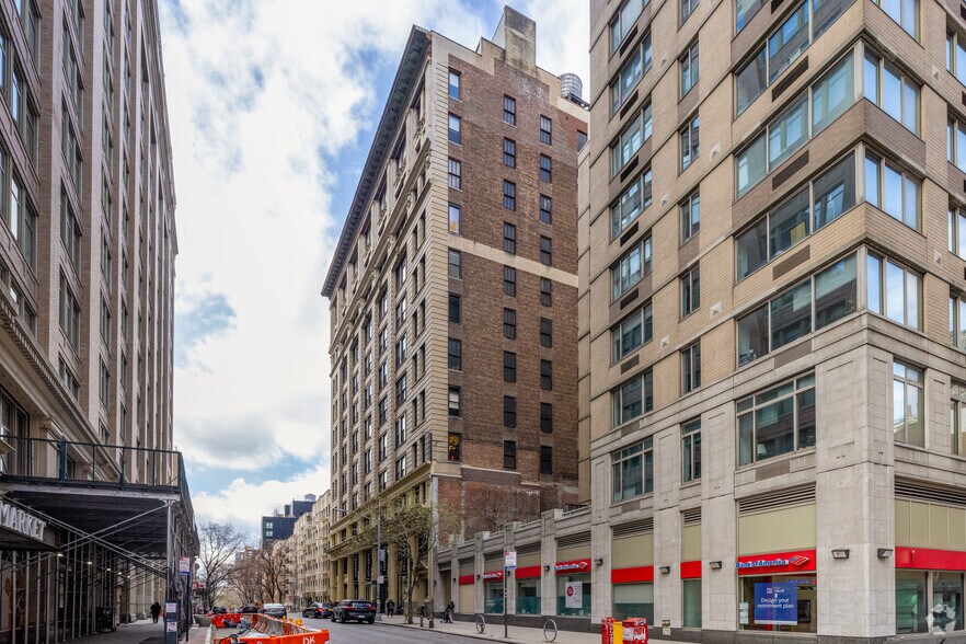 207-217 W 25th St, New York, NY à louer - Photo de l’immeuble – Image 1 sur 7
