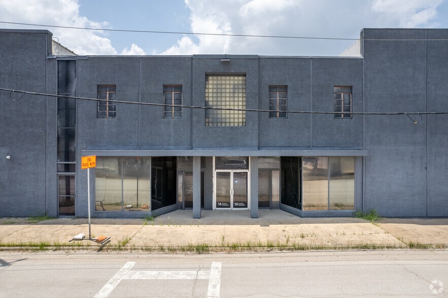102 S Shaver St, Pasadena, TX à louer - Photo principale – Image 1 sur 59