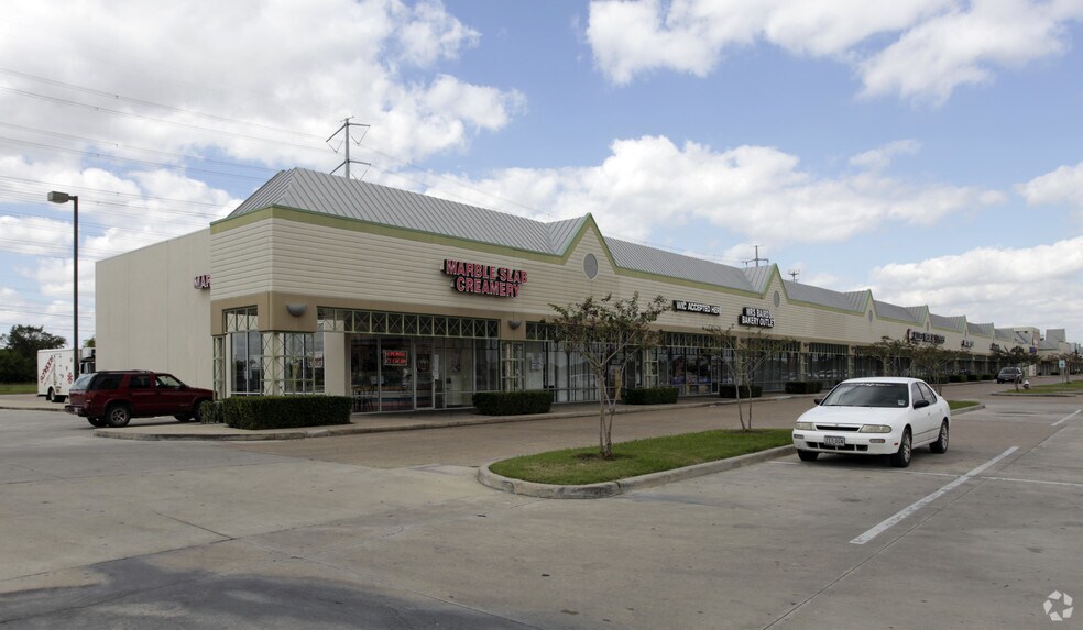 11410-11430 East Fwy, Houston, TX à louer - Photo de l’immeuble – Image 2 sur 9