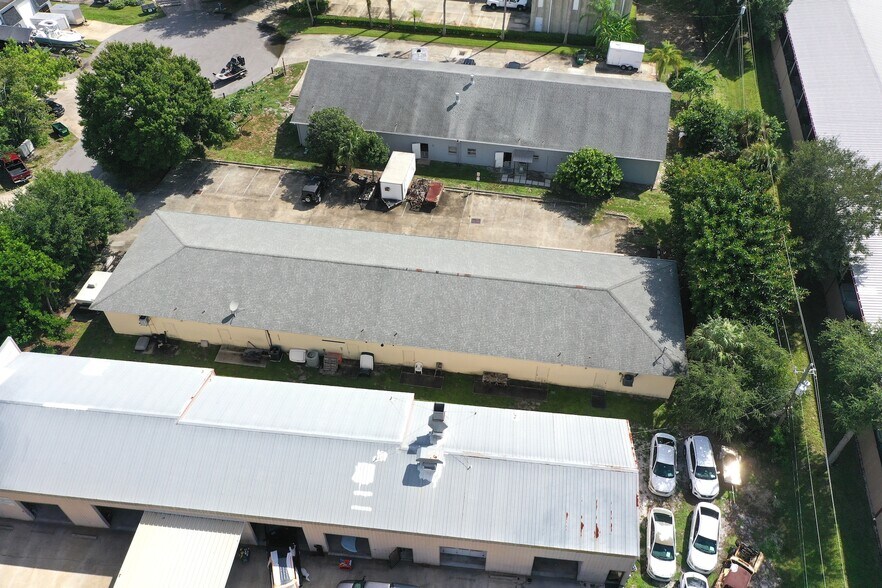 637 2nd Ln, Vero Beach, FL à vendre - Photo de l’immeuble – Image 3 sur 12