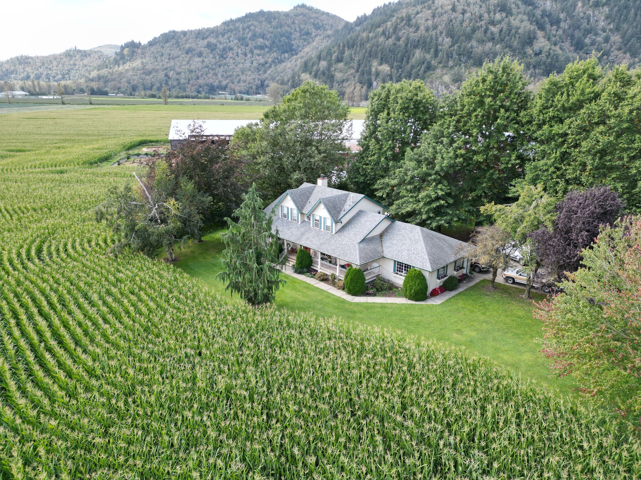 39205 N Parallel Rd, Abbotsford, BC à vendre Photo principale– Image 1 sur 47