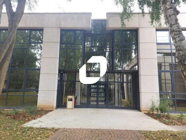 Plus de détails pour Boulevard Des Chênes, Guyancourt - Bureau à louer