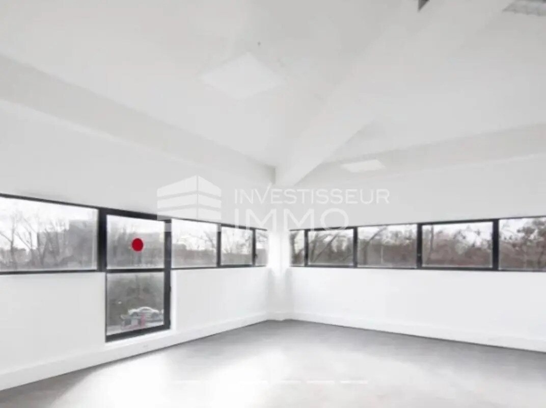 Bureau dans Saint-Denis à louer Photo de l’immeuble– Image 1 sur 5