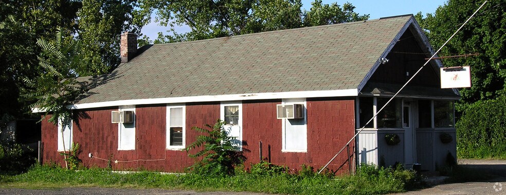 473-497 Main St. Branford, CT portefeuille de 3 biens à vendre sur LoopNet.fr - Photo principale – Image 3 sur 5