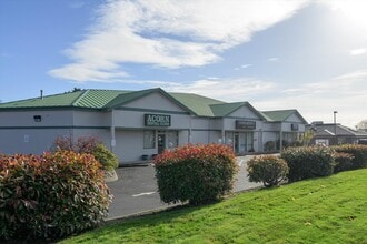 230 Cabot Dr, Oak Harbor, WA à louer Photo intérieure– Image 1 sur 7