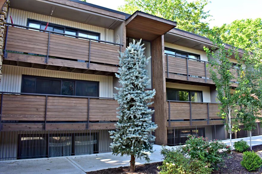 4916 Grand Ave, Kansas City, MO à vendre - Photo de l’immeuble – Image 3 sur 19
