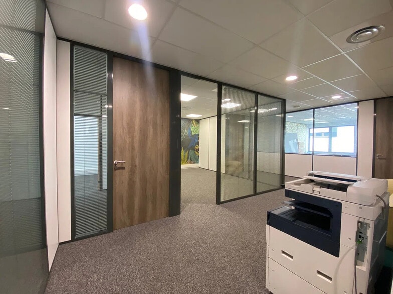 Bureau dans Lyon à vendre - Photo de l’immeuble – Image 2 sur 5